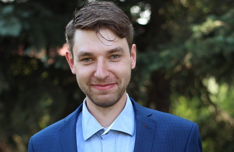 HOW A YOUNG TECH CEO FELL IN LOVE WITH EDM AND CREATED A UNIQUE STYLE
