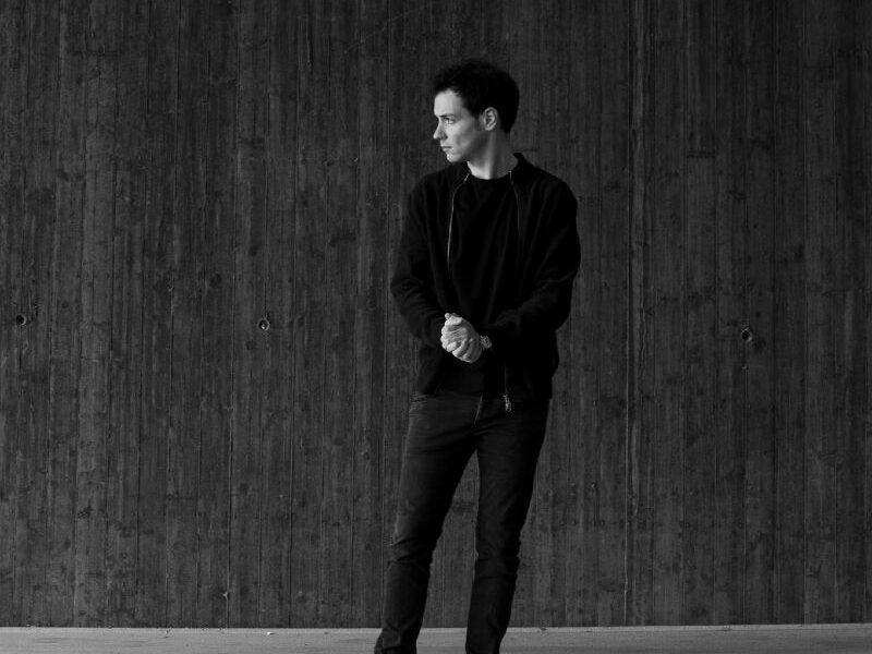 Emerging German electronic artist Julian Collet releases ‘Strangers’