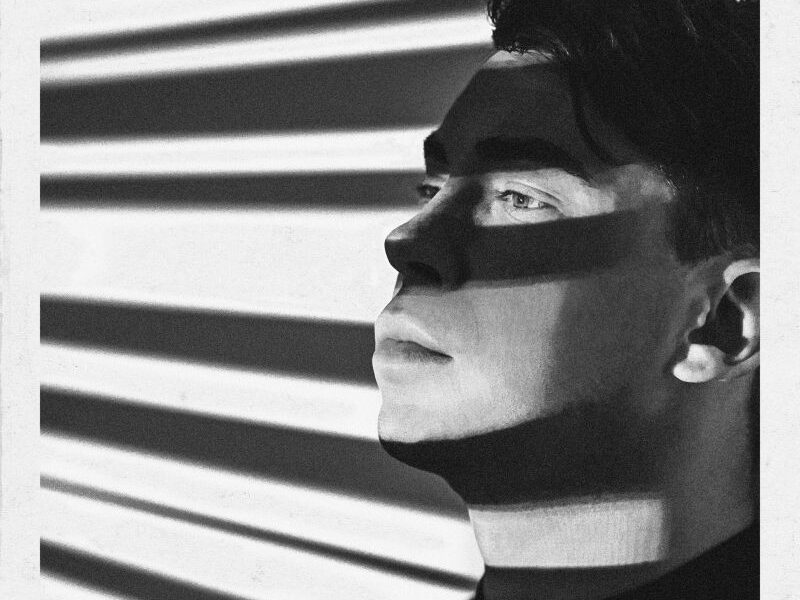 HARDWELL RETURNS WITH A DOUBLE-DOSE OF SINGLES WITH ‘BROKEN MIRROR’ & ‘INTO THE UNKNOWN’