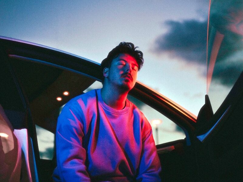 AVAION SINGLE ‘KEEP ON DANCING’ IS A TENDER REUNION  WITH THE BEAUTY OF WHAT’S INSIDE!